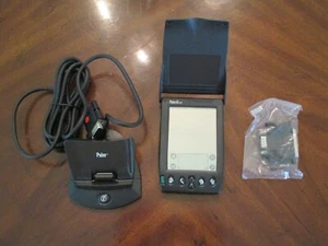 PALM Pilot IIIxe Handheld PDA with Stylus, Plastic Cover, and HotSynch Cradle - Photo 1 sur 5