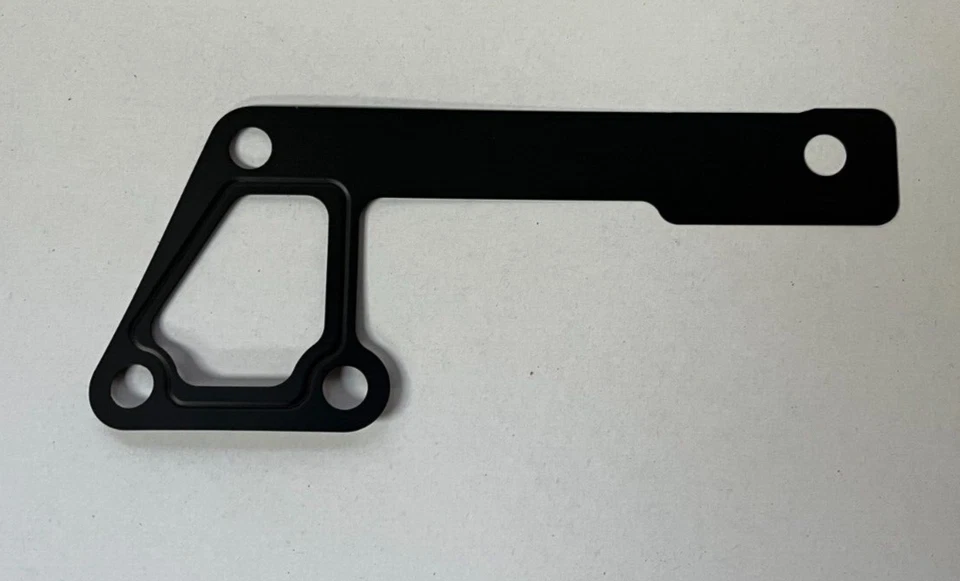 OE Land Rover Range Rover 300tdi Water Pump Metal "P" Gasket PET100790 - Image 1 of 1