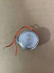 Motor de reloj síncrono 660 220V 60CY 5W 6RPM 361211-5-6 12-78 - Imagen 1 de 4
