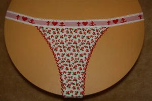 White Thong G-String, Wide Waistband, Red Loop Fringe, Flowers All Over -M - Bild 1 von 2