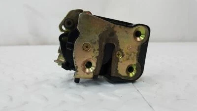 01-03 Chrysler PT Cruiser Actuador de bloqueo de conductor trasero Foto 1 de 4