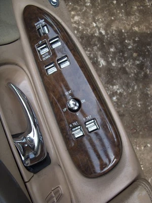 Interruptores de inclinación de asientos de ventana eléctrica maestra puerta del conductor Lincoln Town Car 1995-1997 Foto 1 de 4