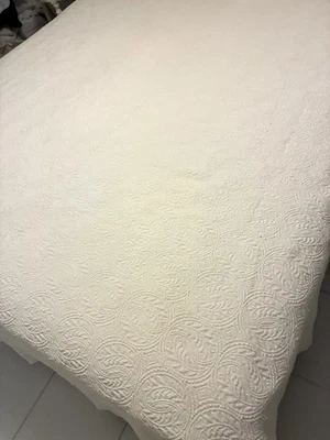 孔雀巷 Matelasse Coverlet KING 维也纳棉霜 葡萄牙扇贝 — 第 1/4 张图片