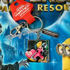 Disney Parks Universal Studios Keychain Super Mario Kart Princess Peach New - Picture 1 of 1