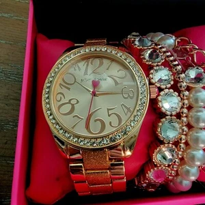 BETSEY JOHNSON CRYSTAL BEZEL ROSE-GOLD WATCH W/BRACELETS BOXED SET NWOT - Picture 1 of 5