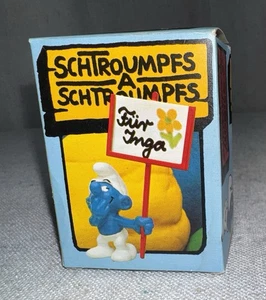 Vintage Super Schlumpf rot Schildträger PVC Figur Schleich Peyo in Box Schlümpfe - Bild 1 von 6
