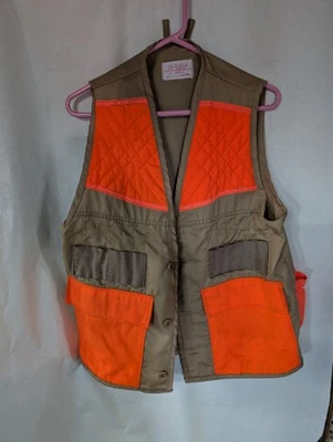 Nice Best Hunting/Shooting Vest Made In USA Saftbak Endorsed By Catfish Hunter L - Image 1 of 4