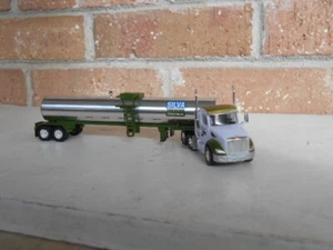 Trucks N' Stuff scala HO trattore Silva Peterbilt 579 e rimorchi cisterna #400678 - Foto 1 di 6