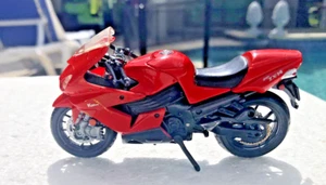 Maisto Kawasaki Ninja ZX-14 motorcycle 5 in long plastic Maisto - Picture 1 of 6