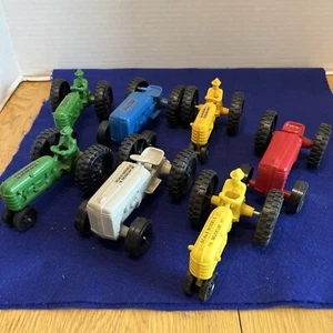 7 Scale Models National Farm Toy Museum Plastic Tractors - Picture 1 of 10