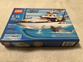 LEGO City Fishing Boat 4642 Factory Sealed Retired New in Box Rare 2011