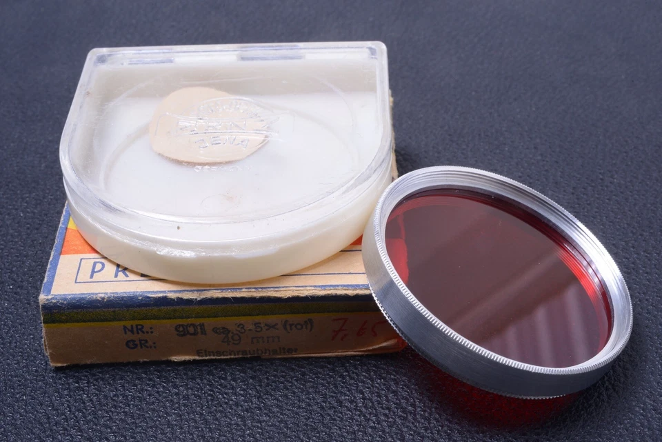 ✅ ARNZ JENA RED 49MM SCREW FILTER GENUINE LENS OR CAMERA SCREW W/ KEEPER 97-1 - Image 1 of 2