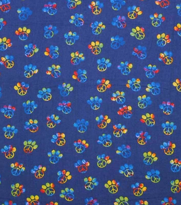 SIGNO DE PAZ PATA DE PERRO TIE DYE EN TELA DE FRANELA AZUL POR MEDIA YARDA Foto 1 de 2