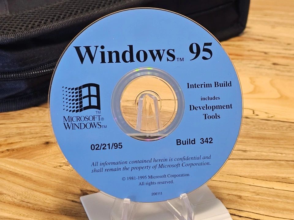 ULTRA RARE: Microsoft Windows 95 Beta Build 342 + SDK! - Image 1 of 1