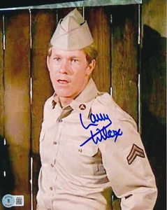 Foto autografiada de Larry Wilcox 8x10 "Mash" Beckett 183527 - Imagen 1 de 2