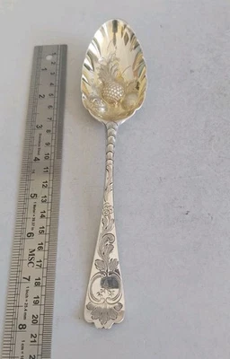 BUONO GEO. II, CRESTATO, ANTICO CUCCHIAIO DA BACCHE IN ARGENTO MASSICCIO.   73 gms.    LON. 1740 - Immagine 1 di 4