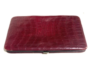 KRISTINE * Kunstleder Geldbörse * Burgund * Verschluss * 7,5 x 4,5" * Neu ohne Etikett! - Bild 1 von 6