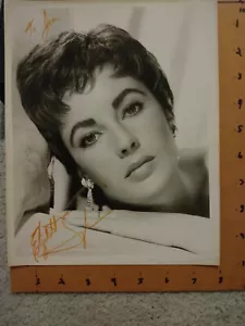 Elizabeth Taylor Signed in Person Inscribed Photo 8x10 B/W - Picture 1 of 4