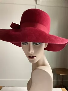LOVELY VTG CANDY APPLE RED WIDE BRIM FUR FELT FLOPPY HAT- MADE in ITALY - Picture 1 of 10