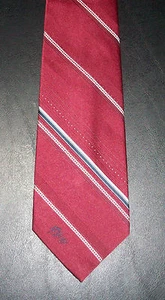 Corbata Allyn Saint St. George roja a rayas diagonales azul marino blanco nuevo en caja t1575 - Imagen 1 de 4