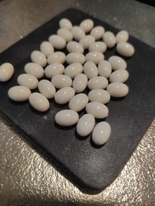 Beads 35 Count White Plastic Oval Beads for Jewelry Crafting - Picture 1 of 4