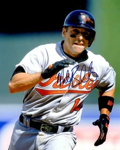 Autographed MIKE BORDICK Baltimore Orioles  8x10 photo- COA  - Picture 1 of 1
