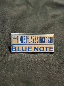 Pin esmalte Blue Note - sello discográfico de jazz - Miles Davis Lee Morgan Stan Getz - Imagen 1 de 3