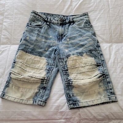 Shorts jeans funky masculino Akademiks novo com etiquetas tamanho. 14 NOVO - Imagem 1 de 2