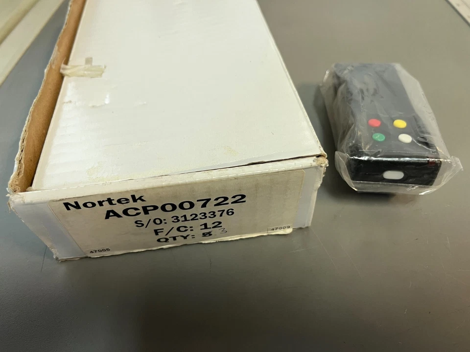 Linear MDT-4B ACP00722 318MHz Block Coded 4 Button Remote Transmitter MegaCode - Image 1 of 1