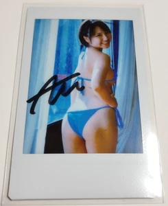 Azu Amatsuki handsigniertes signed Instax Foto Cheki Japan Femail JAV Idol miss av - Bild 1 von 1