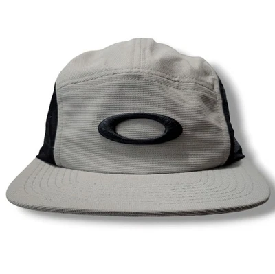 Nueva Gorra Oakley OSFM Nueva Gorra Oakley Gorra 5 Paneles Logo Bordado Nueva Sin Etiquetas Foto 1 de 4