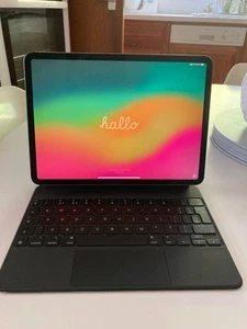 ipad pro 2018 11 inch + apple Magic Keyboard - Picture 1 of 10