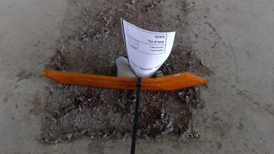 Used Side Marker Light Assembly fits: 2009 Ford Fusion Side Marker side of fende - Image 1 of 4