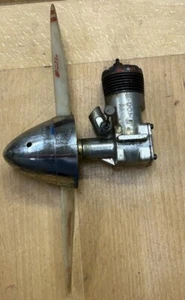 Vintage McCoy Red head 35 RC Airplane Engine With Prop And Nose Cone - Picture 1 of 9