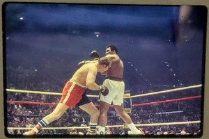 Muhammad Ali Def Chuck Wepner 1975 campeón de peso pesado indiscutible 35 mm extensión - Imagen 1 de 3