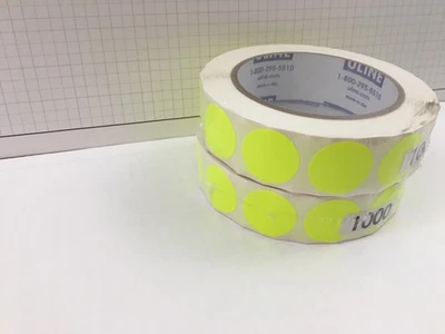 Uline S-2235Y Blank Inventory Circle Labels, Fluorescent Yellow, 1" - 2 rolls - Image 1 of 4