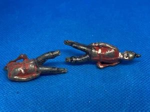 Manchester Regiment By Britains  (yellow 41) DAMAGED.  SMALL SCALE FIGURE - Picture 1 of 3