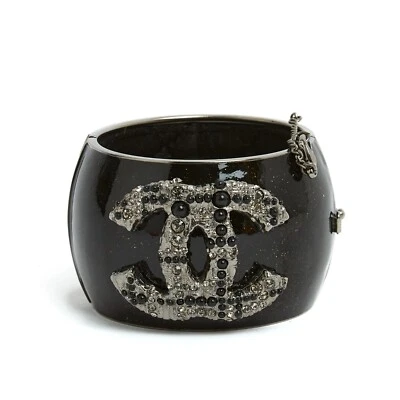 Chanel Circa 2015 Pulsera Brazalete CC Seda Oscura Negro Esmalte Brazalete Brazalete Foto 1 de 4