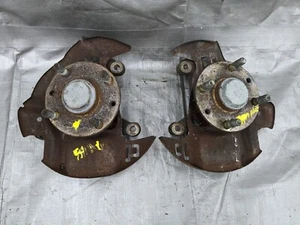 1990-1993 Mazda Miata Front Spindle Hub Knuckle Pair Left & Right 90-93 89NAUC - Picture 1 of 8
