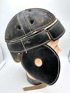 Elmetto da calcio vintage antico originale in pelle orecchio di cane anni '20 - Foto 1 di 11