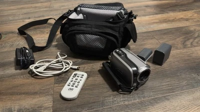 JVC Everio Camcorder Bundle - Image 1 of 4