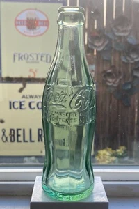 Bottiglia Coca Cola vintage BAKERSFIELD CALIF 6 oz Hobbleskirt Coca-Cola 884A - Foto 1 di 4