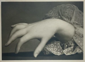 1870's Beautiful Victorian Woman Dress Hand Wrist Blouse Artwork Antique Etching - Picture 1 of 4
