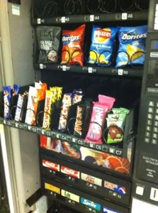 CRANE CASCADE Combination Vending Machine Crisps Chocolate & Cans Coin Mechanism - Picture 1 of 5
