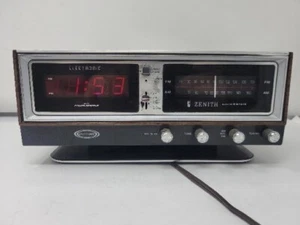 Zenith Circle Of Sound Radio Model No K472W Solid State with Alarm - Picture 1 of 10
