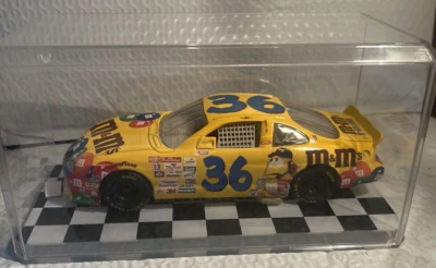 Hot Wheels Racing 1:24 Scale M&M's #36 Ken Schrader Pontiac NASCAR 2001 MINT - Image 1 of 4