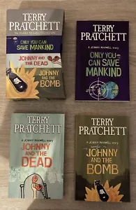 TERRY PRATCHETT - THE JOHNNY MAXWELL COLLECTION - 3 PB BOOKS IN SLIPCASE - VGC - Picture 1 of 11