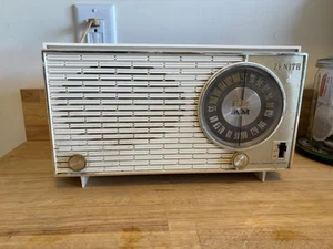 Zenith Tube Radio 2-2346 Vintage 1960s Works - Picture 1 of 10