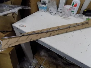 Parachoques trasero cromado genuino Volkswagen Golf GTI y R32 5G68533332ZZ - Imagen 1 de 1