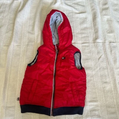 Tommy Hilfiger Chaleco con Capucha Rojo, Azul y Gris con Bolsillos Foto 1 de 4